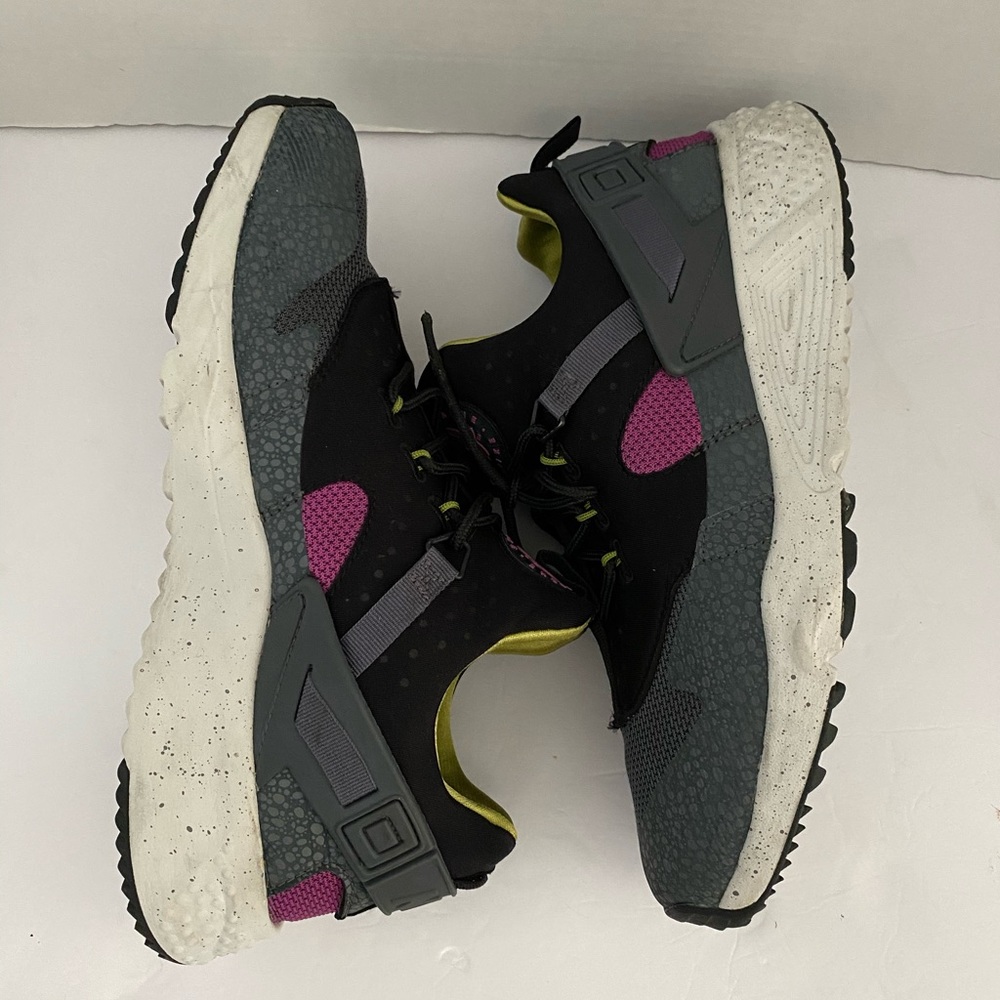 Size 11 NIKE Men AIR HUARACHE UTILITY Shoes 806979